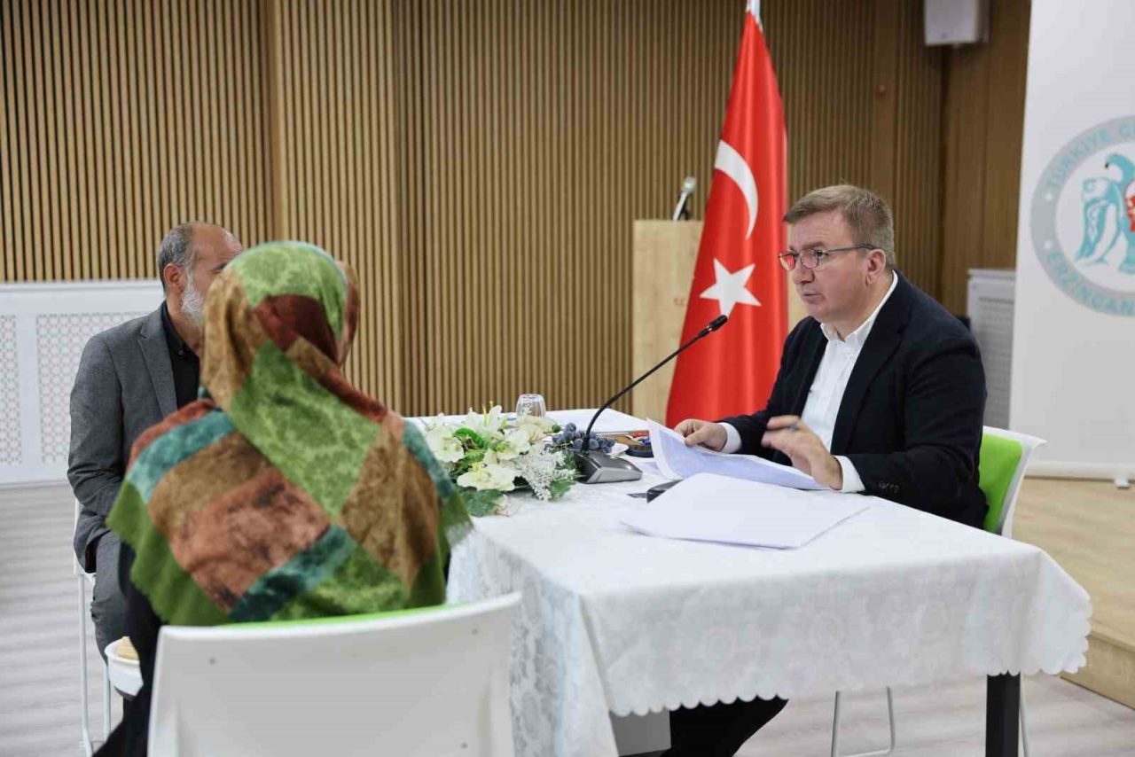 Erzincan’da gerçekleştirilen Halk Günü Toplantısı’nda 40 vatandaşın istek ve sorunları