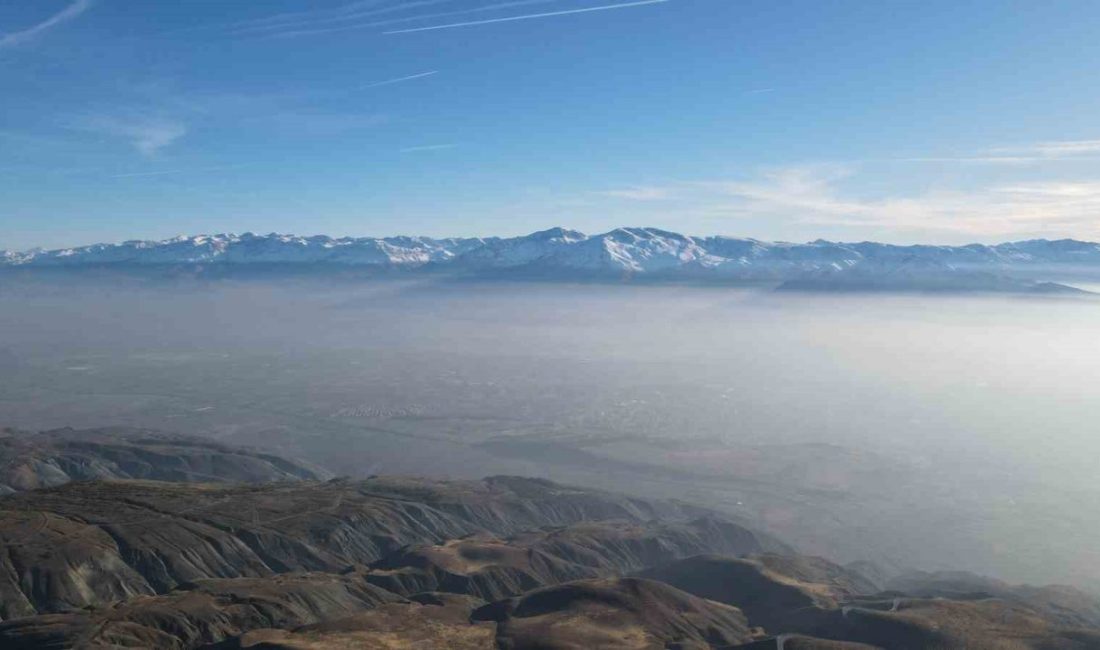 Erzincan’da doğa büyüsünü konuşturdu. Güneş, kar ve sis kartpostallık görüntüler