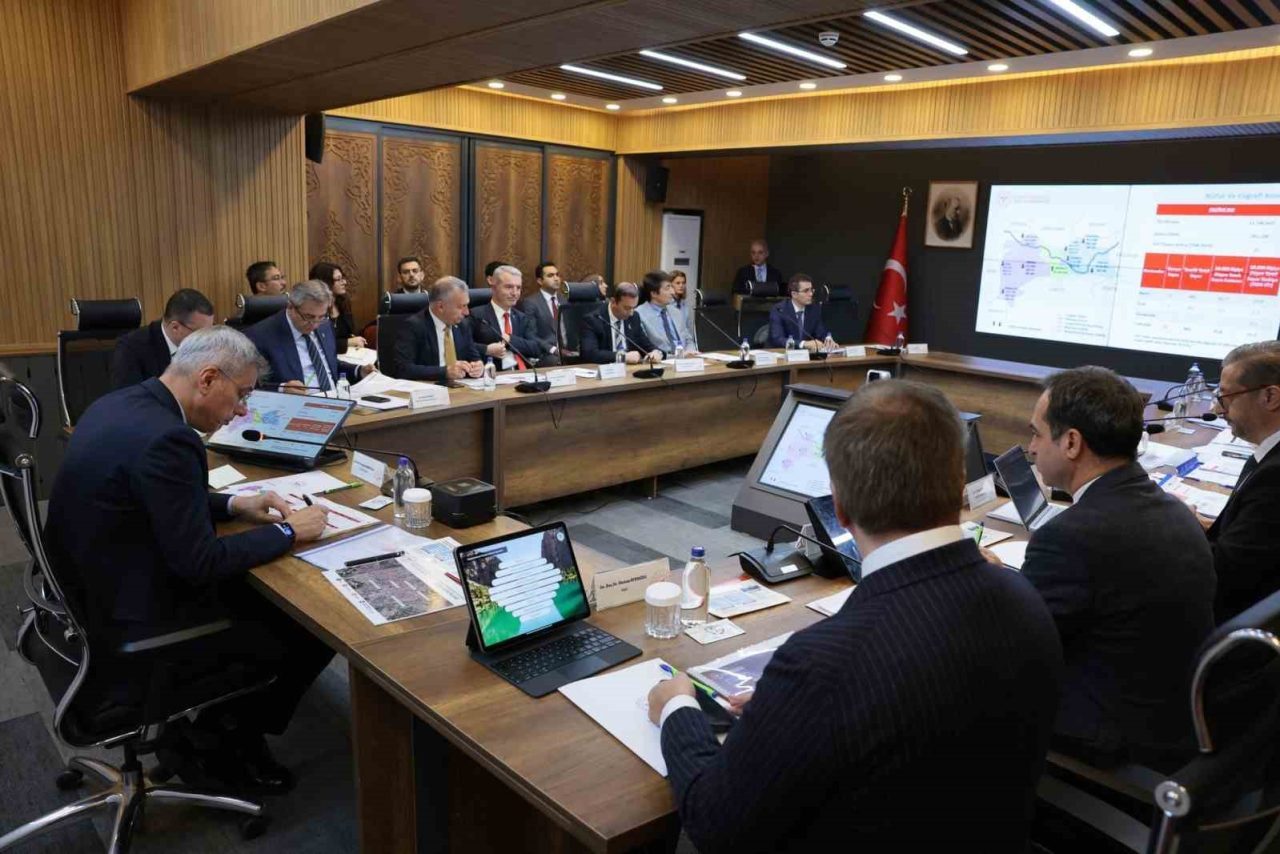 Sağlık Bakanı Prof. Dr. Kemal Memişoğlu’nun başkanlığında düzenlenen toplantıda, Erzincan’da