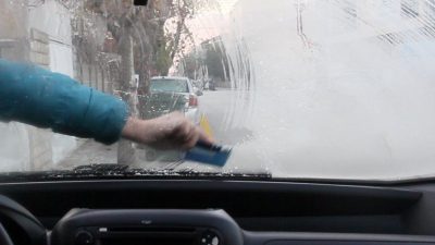 Erzincan’da yüksek kesimlerde etkili olan kar yağışının ardından gece saatlerinde