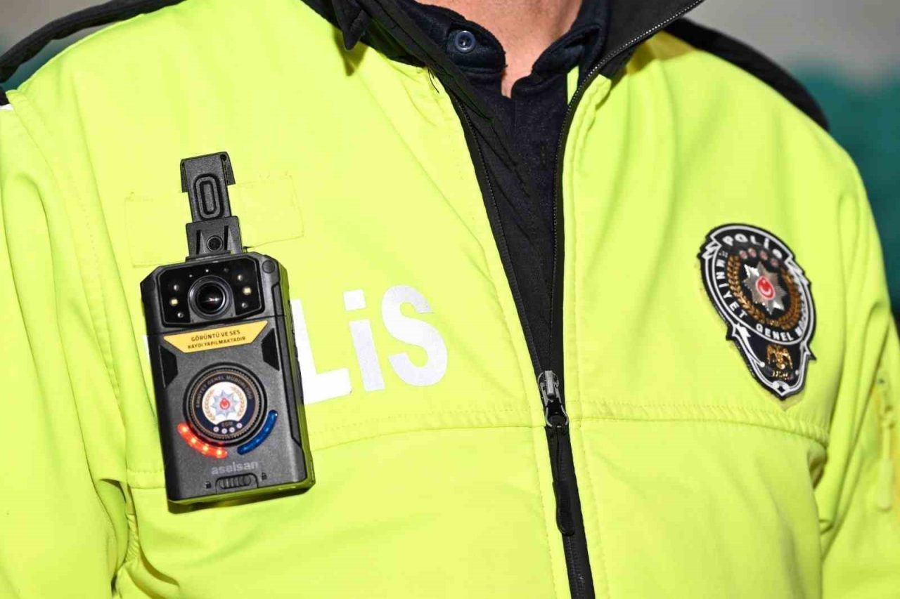 İçişleri Bakanı Ali Yerlikaya tarafından başlatılan “Yaka Kamerası Projesi” kapsamında,