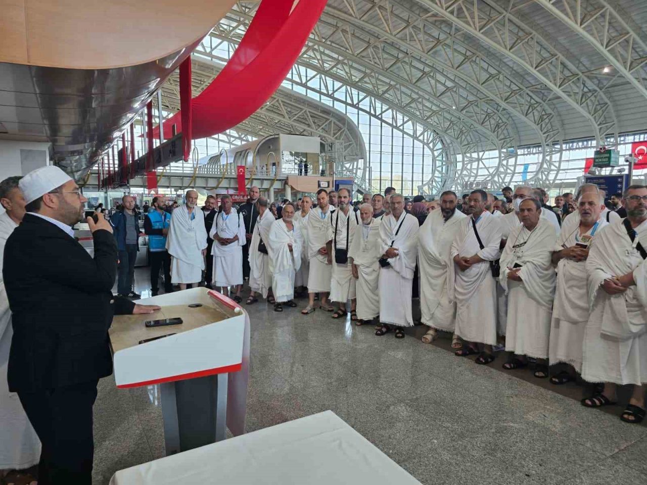 Erzincan’dan kutsal topraklara gidecek olan 193 umreci, Erzincan Yıldırım Akbulut