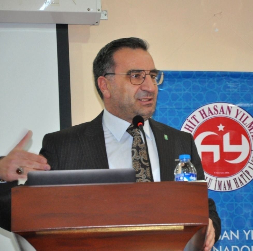 Türkiye Dil ve Edebiyat Derneği Erzurum Şube Başkanı Murat Ertaş