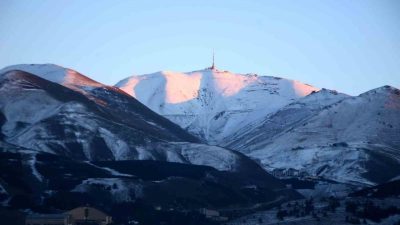 Meteoroloji Bölge Müdürlüğü, Erzurum’un yüksek kesimleri için kar uyarısında bulundu.