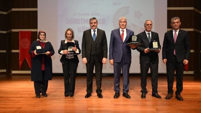 Erzurum’da 24 Kasım Öğretmenler Günü dolayısıyla bir tören düzenlendi. Atatürk