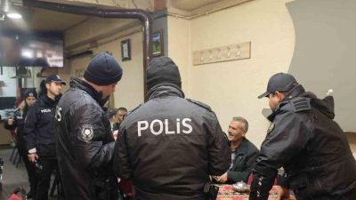 Erzurum’da polis ekipleri yaptıkları çalışmalarda, haklarında arama kararı olan 134