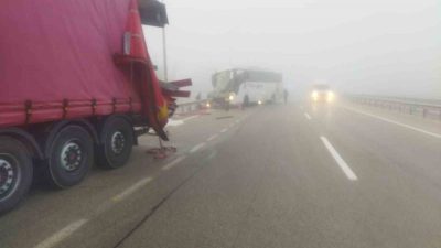 Erzurum’da dün geceden bu yana etkili olan sis kazalara sebep