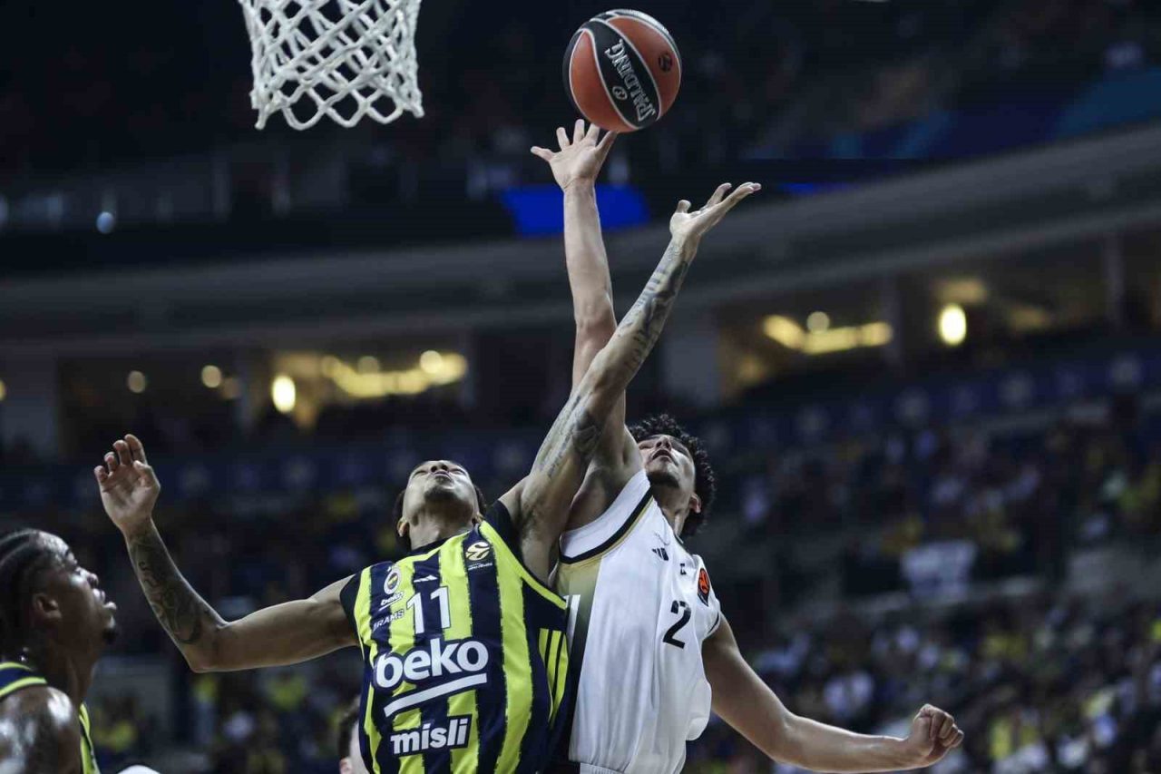 Euroleague’in 9. haftasında Fenerbahçe evinde ASVEL’i mağlup ederken, A. Efes