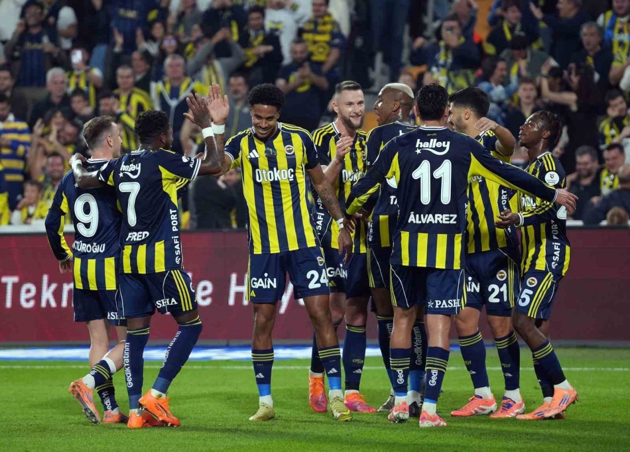 Fenerbahçe, Trendyol Süper Lig’de yarın karşılaşacağı Galatasaray derbisini kazanarak galibiyet