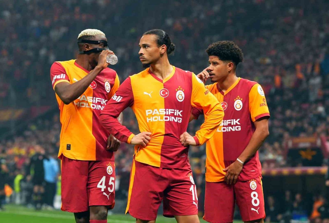 Galatasaray, Trabzonspor beraberliğiyle evinde resmi maçlardaki yenilmezliğini 32 maça çıkardı.