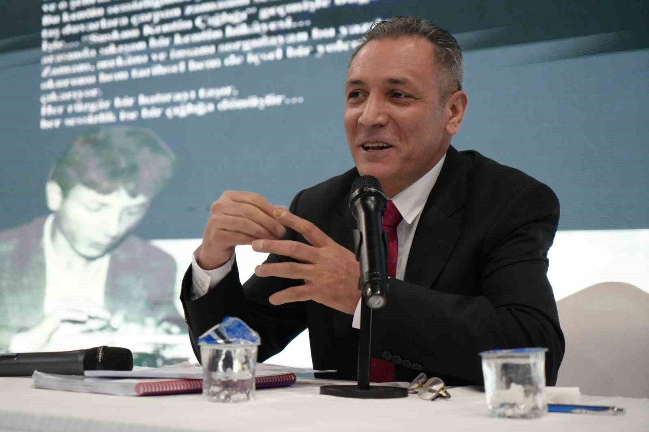 Gazeteci-Yazar Orhan Bozkurt, Doğu Anadolu Erzurum 7. Kitap Fuarı’nda “Şehir