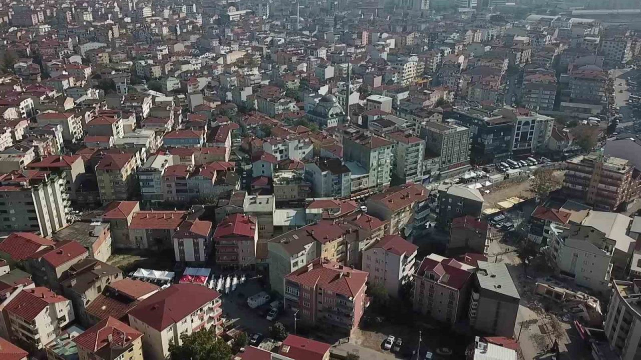 Kocaeli’nin Gebze ilçesinde yaşanan bina yıkılması, zemin hareketi ve sonrasında