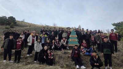 Erzincan’da Demirkent TOKİ Ortaokulu öğrencileri, “Yeşil Vatan Benim Okulum Geleceğe