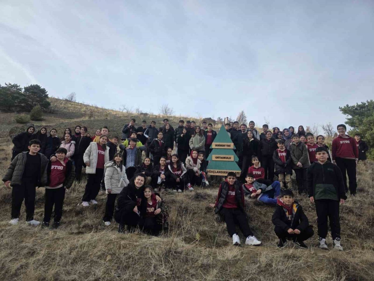 Erzincan’da Demirkent TOKİ Ortaokulu öğrencileri, “Yeşil Vatan Benim Okulum Geleceğe