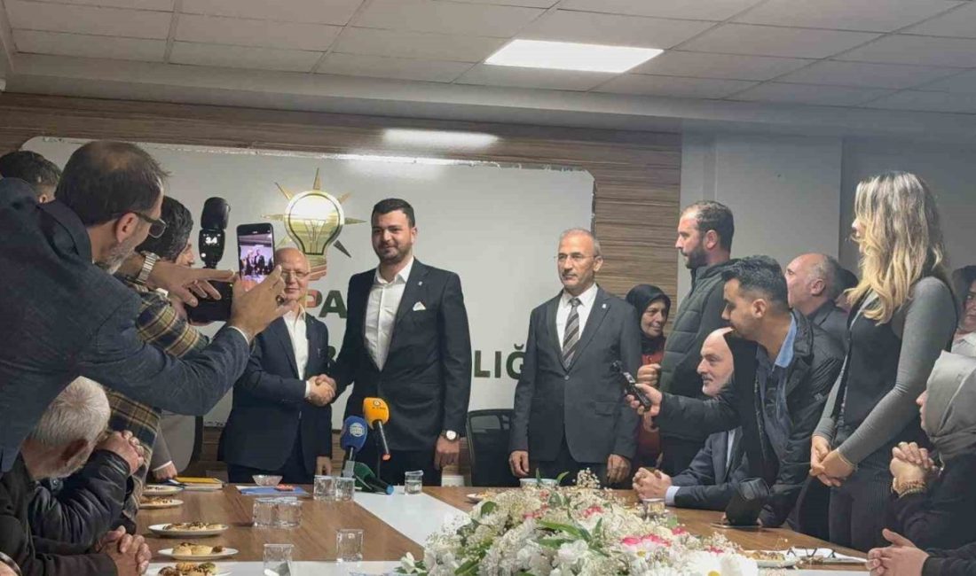 Bursa’nın Gemlik ilçesinde AK Parti’ye 800 yeni üye katıldı. AK