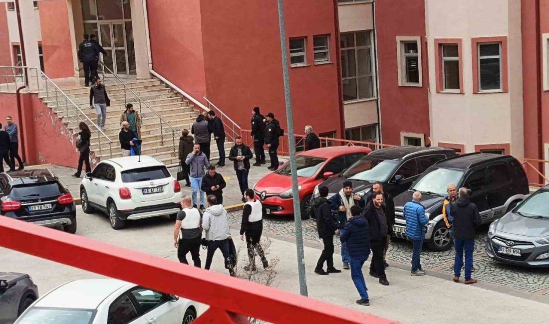 Gümüşhane Üniversitesi’nde çalışan bir personel, silahla başka bir personeli rehin
