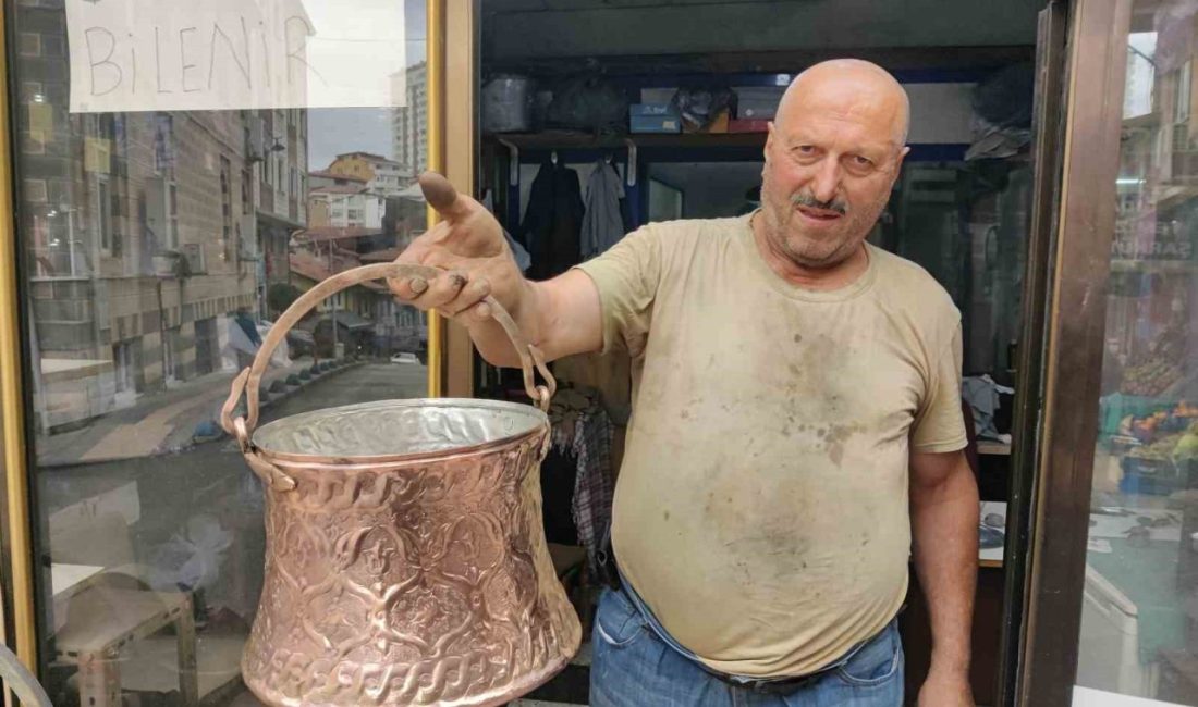Rize’de 66 yaşındaki Dursun Ali Nuroğlu, kaybolmaya yüz tutan bakır