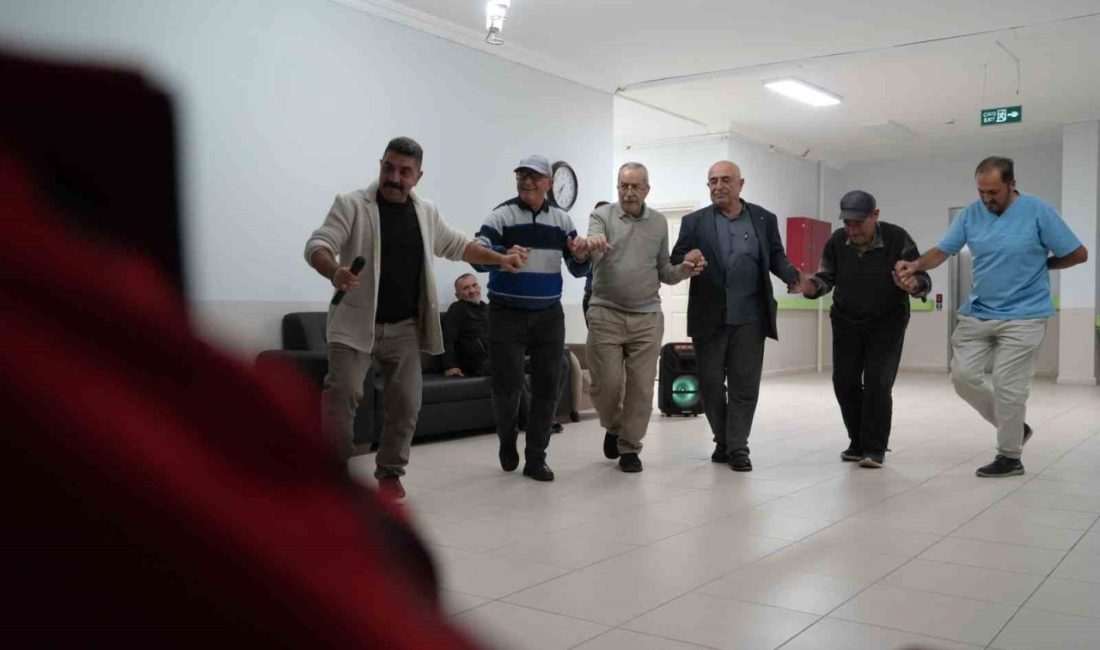 Huzur Bocce Ligi kapsamında Bayburt’a gelen Elazığ Gazi Huzurevi sakinleri,