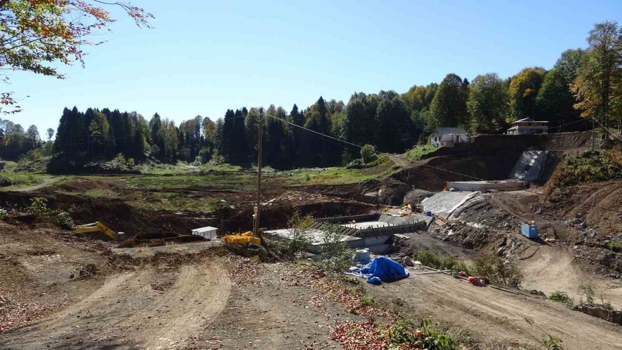 Trabzon’un Akçaabat ilçesindeki Hıdırnebi Yaylası’nda Devlet Su İşleri (DSİ) tarafından