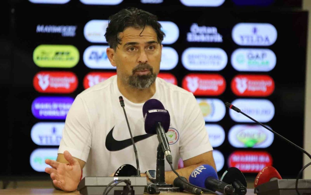 Çaykur Rizespor Teknik Direktörü İlhan Palut, 2-2 biten Gaziantep FK