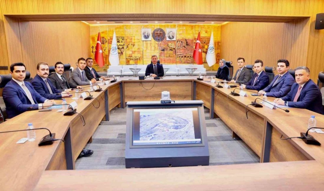 Vali Hamza Aydoğdu başkanlığında Mülki İdare Amirleri Değerlendirme Toplantısı yapıldı.