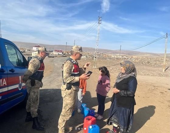 Ardahan Jandarma Komutanlığı ekipleri, kadına yönelik şiddetle mücadele amacıyla hayata