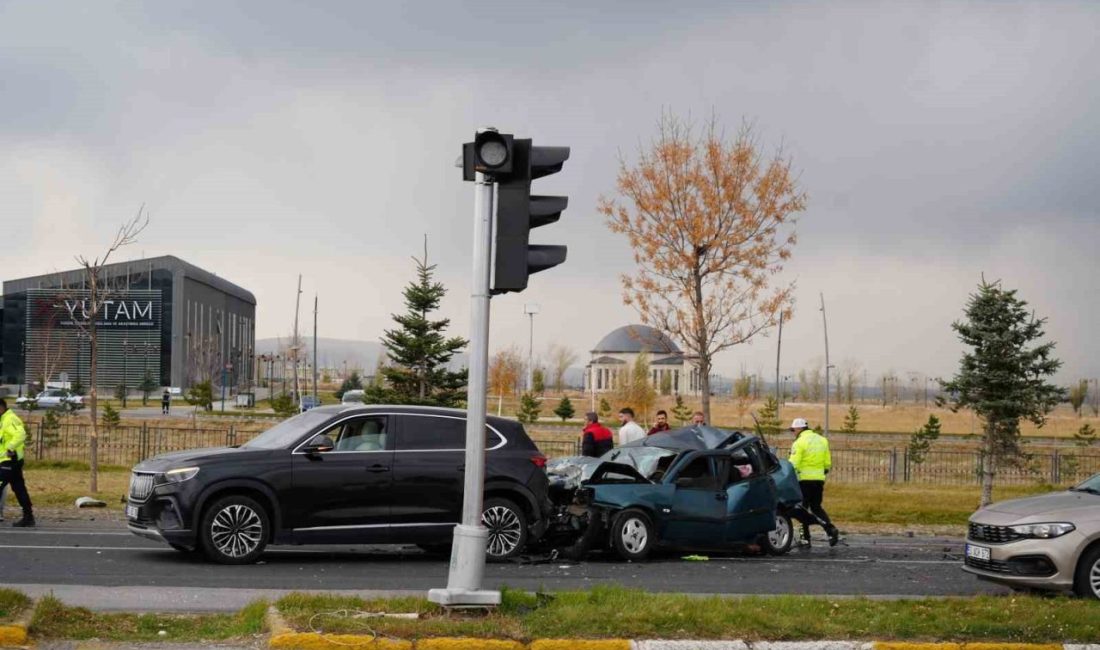 Erzurum’da freni boşalan kamyonun önündeki otomobile çarpması ile zincirleme kaza