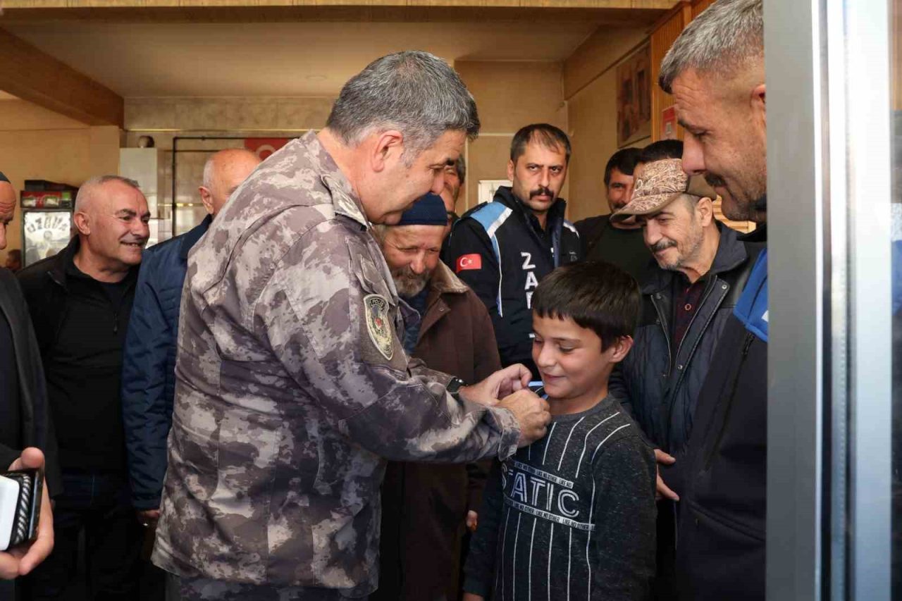 Erzurum Emniyet Müdürü Onur Karaburun, Ilıca Mahallesi’nde “Huzur Toplantısı” buluşmasında
