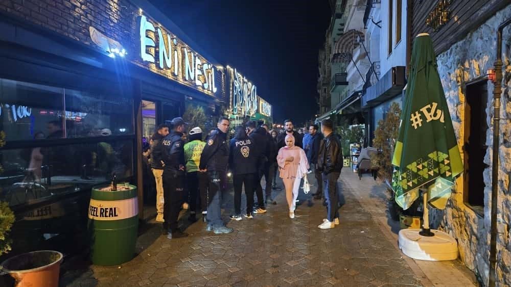 Zonguldak’ın Ereğli ilçesinde genel asayiş ve huzur uygulaması gerçekleştirildi. Zonguldak’ın