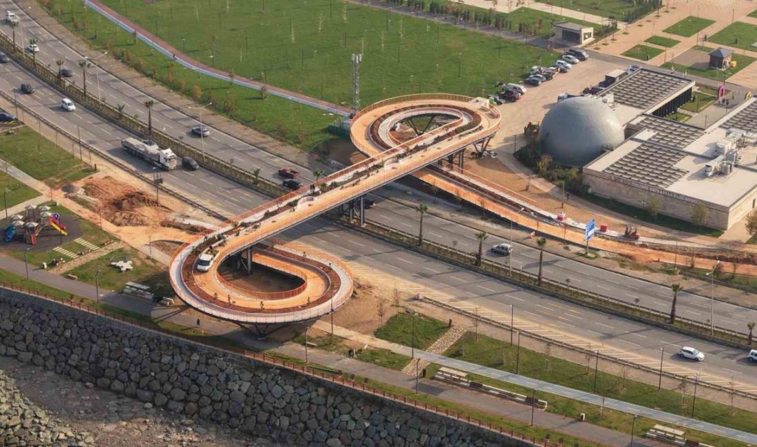 Trabzon’un Ortahisar ilçesi Pazarkapı mahallesinde Karadeniz Sahil Yolu üzerinde yapımı