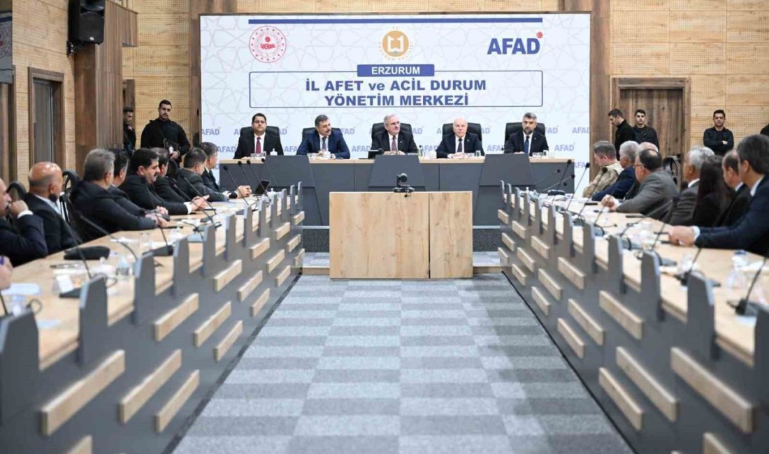 İçişleri Bakan Yardımcısı Münir Karaloğlu, hayvan bakımevlerinin yemek artıklarından kendi