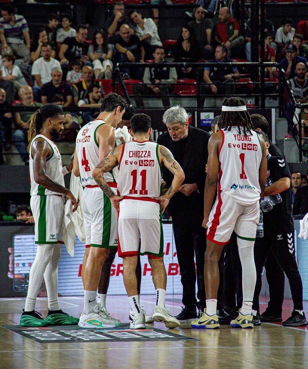 Karşıyaka Basketbol, bu sezonun ilk 6 karşılaşmasında yalnızca 1 galibiyet