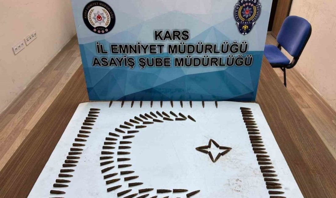 Kars’ta polisin düzenlendiği eşzamanlı operasyonlarda çok sayıda silah ve mühimmat