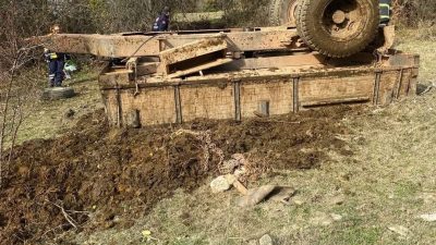 Kastamonu’da traktörün devrilmesi sonucu meydana gelen kazada sürücü hayatını kaybetti.