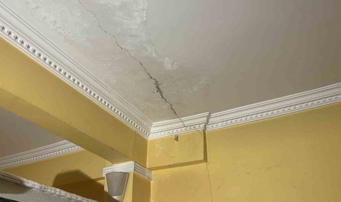 Kocaeli’nin Çayırova ilçesinde 4 katlı bir binanın kolonlarında meydana gelen