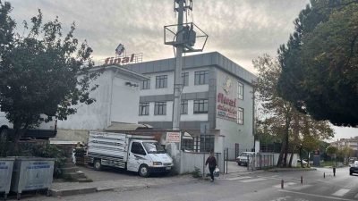 Kocaeli’de özel bir lisede eğitim gören 14 öğrenci, kantinden aldıkları