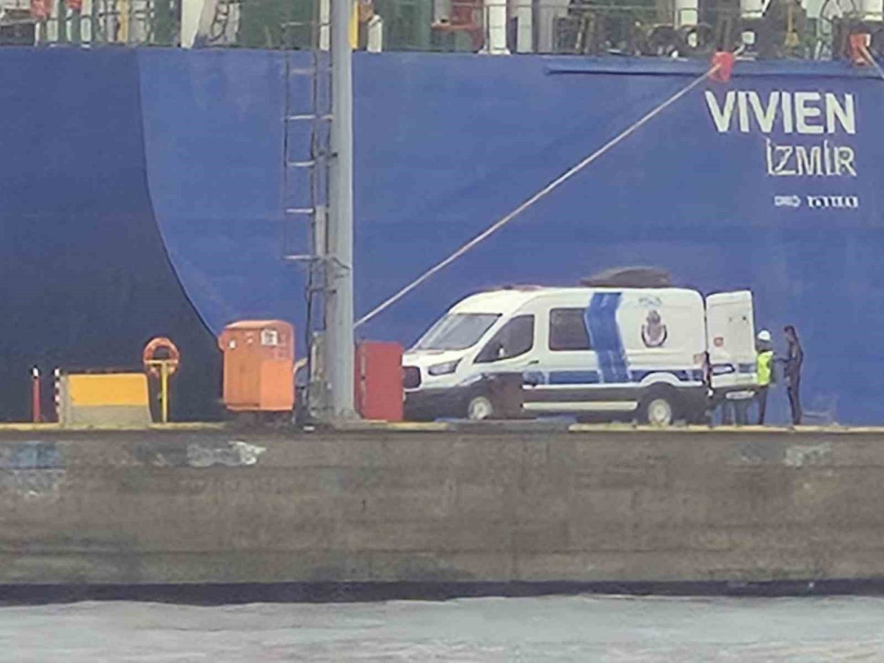 Kocaeli’nin Körfez ilçesi Kirazlıyalı Mahallesi açıklarında alabora olan teknede 1