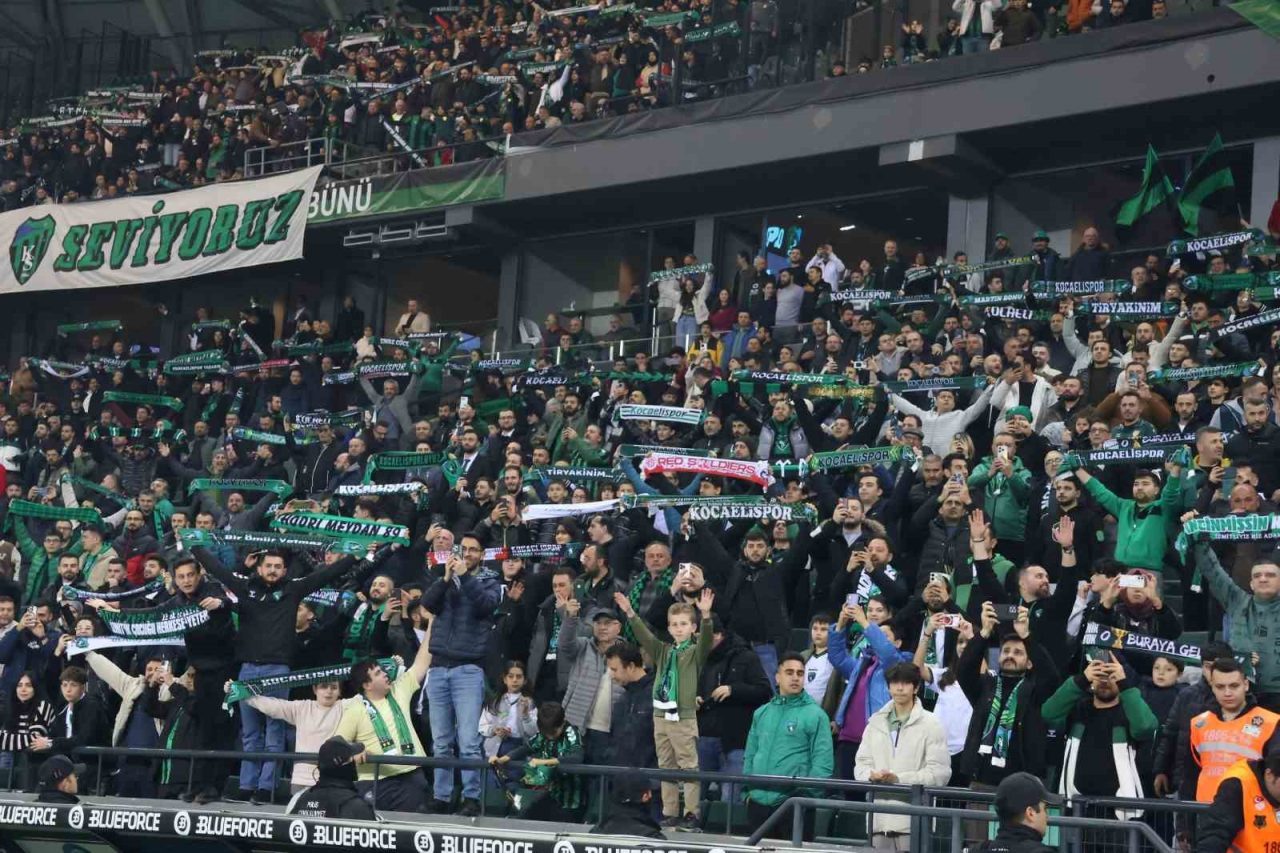 Süper Lig’de Pazar günü oynanacak Kocaelispor-Galatarasay müsabakasında Hodri Meydan taraftar