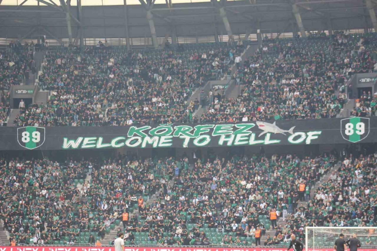 Kocaelispor ile Galatasaray arasında oynanan karşılaşmayı 32 bin 18 biletli