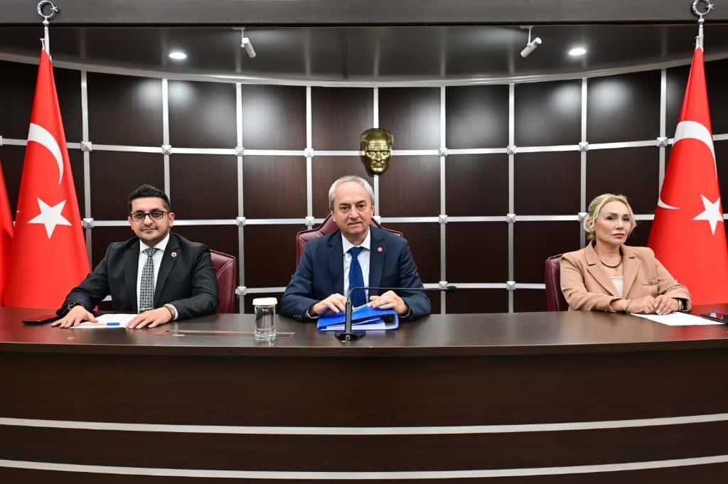Kepez Belediyesi’nin Kasım Ayı Meclis toplantısında konuşan Başkan Mesut Kocagöz,