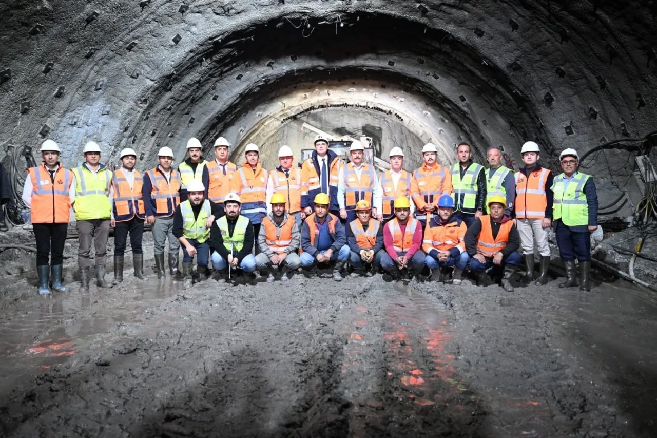 Erzurum Valisi Mustafa Çiftçi ve Bayburt Valisi Mustafa Eldivan, Kop