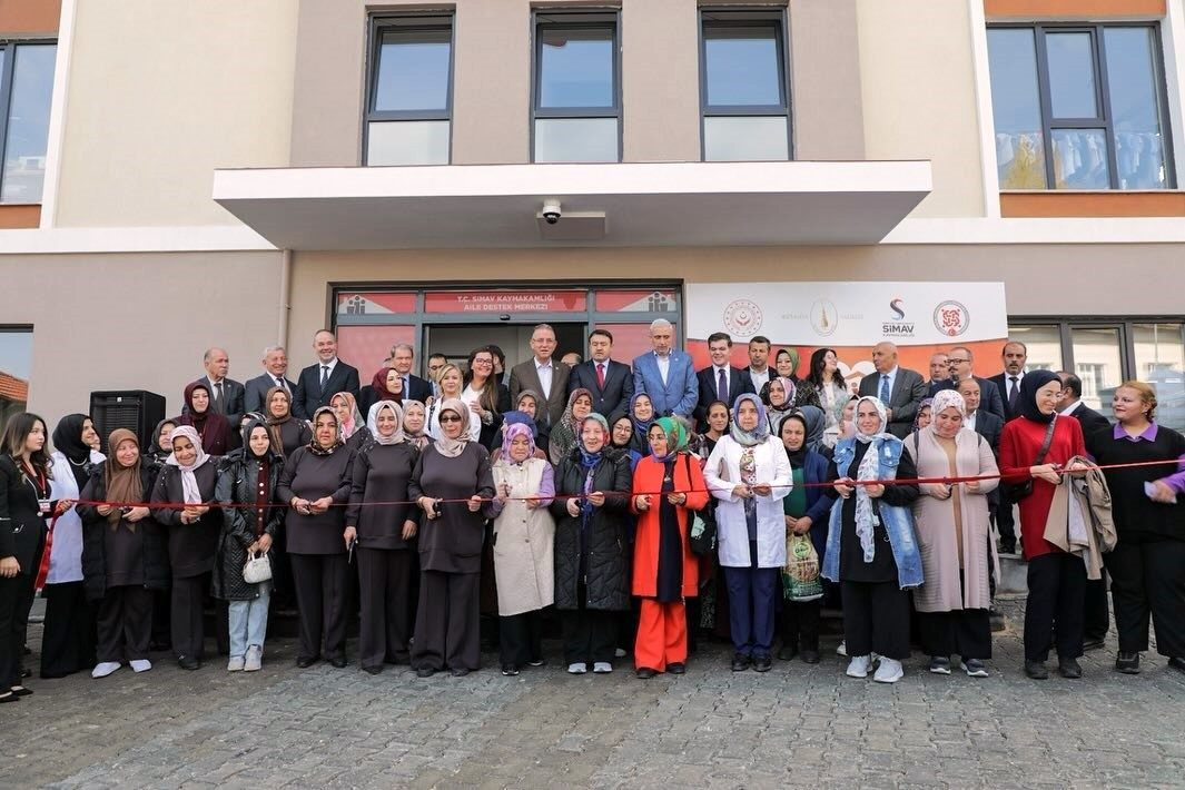 Kütahya’nın Simav ilçesinde Aile Destek Merkezinin (ADEM) açılışına katılan Kütahya
