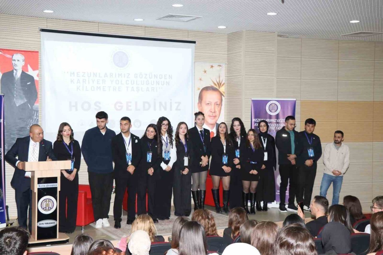 Erzurum’un Oltu ilçesinde “Mezunlarımız Gözünden Kariyer Yolculuğunun Kilometre Taşları” yoğun