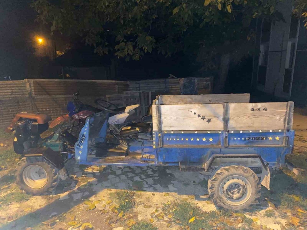 Sakarya’nın Akyazı ilçesinde “pat pat” olarak tabir edilen tarım aracıyla