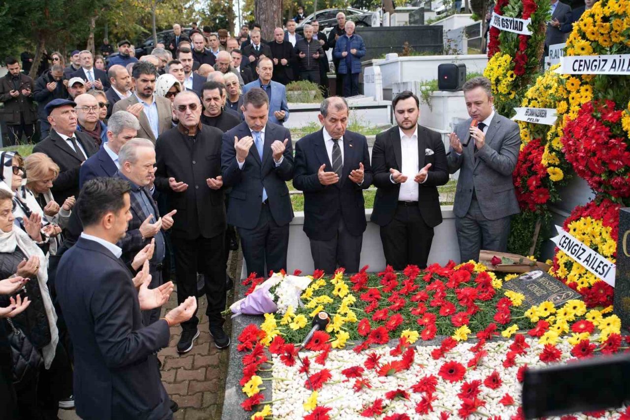 Eski Galatasaray Başkanı Mustafa Cengiz, vefatının 4. yıl dönümünde kabri