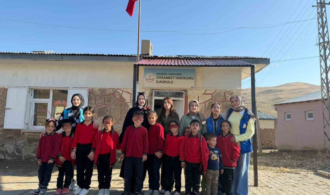 Erzurum’un Narman ilçesinde bulunan gönüllü gençler ve Gençlik Merkezi personeli,