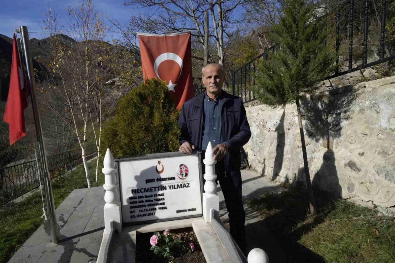 Şehit öğretmen Necmettin Yılmaz’ın babası Hamit Yılmaz, onsuz geçen dokuzuncu