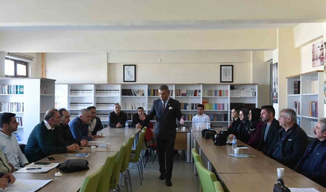 Türkiye Yüzyılı Maarif Modeli doğrultusunda yürütülen “Öğretim Liderliği” seminerler, eğitimde