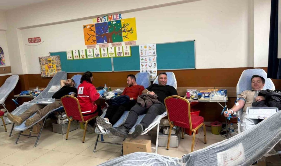 Samsun Vezirköprü ilçesi Mehmet Paşa İlkokulu’nda yapılan kan bağışı kampanyasında