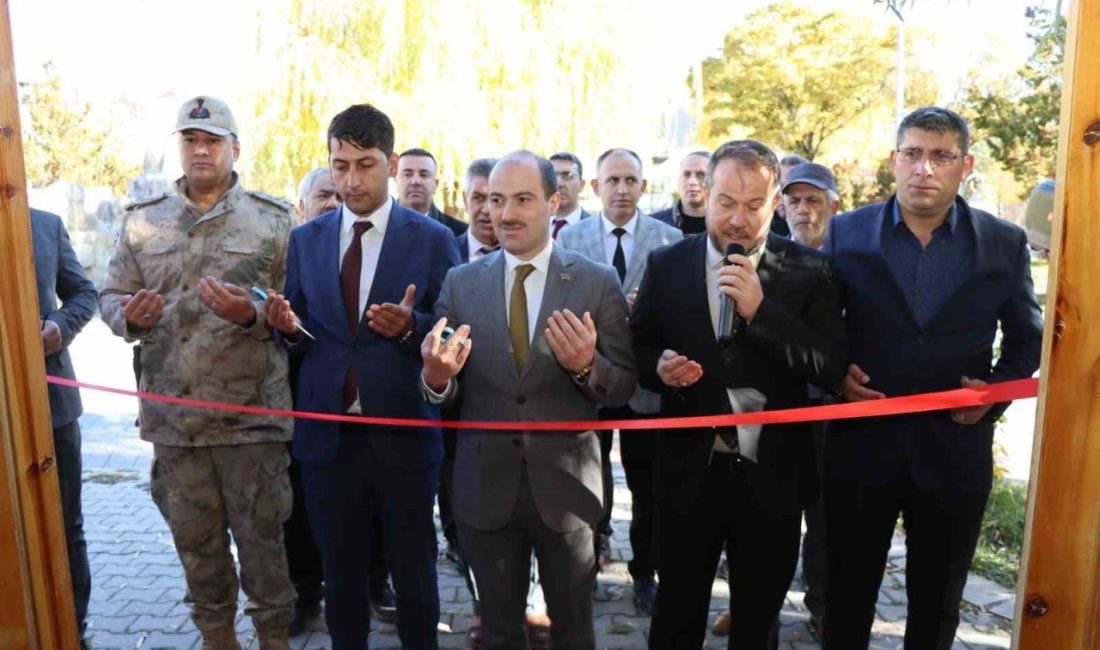 Erzurum’un Oltu ilçesinde, Filistin’e destek amacıyla hayır çarşısı düzenlendi. Oltu